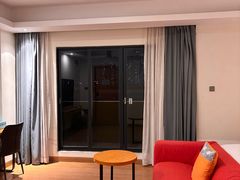 -希岸·轻雅酒店(广州白鹅潭艺术中心花地湾地铁站店)