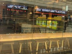 面包甜点陈列柜-蒙自源过桥米线(红谷滩万达店)