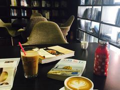 -钟书阁(松江泰晤士小镇店)