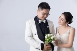 -MAO亲爱的猫婚纱摄影工作室
