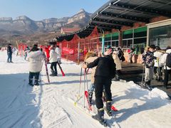 -济南卧虎山滑雪场