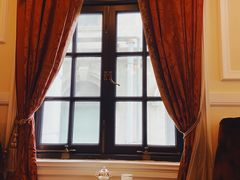 靠窗位-Salon de Ville浦江汇(上海外滩华尔道夫酒店店)