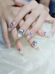 -丽心自助美甲美睫