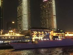 -黄浦江游览十六铺3号码头网红自助餐