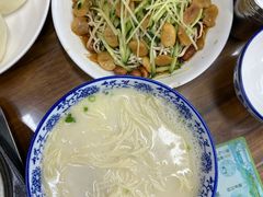 -雪琴面馆富安特色鱼汤面(城中花园店)