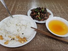 木耳肉丝盖饭-特色罐罐香米线(渝南大道店)