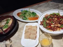 -梁家大院•农家菜(昆山会展中心店)