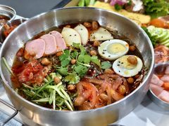 -山野的朋友露营炭火烤肉