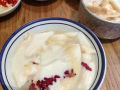 -云阿蛮云南生烫牛肉米线(奉贤路店)