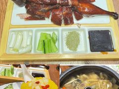 -老滇山寨•云南特色菜•地方菜•民族风情歌舞表演(金碧店)