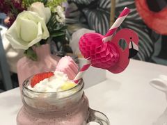 草莓奶昔-随心小姐