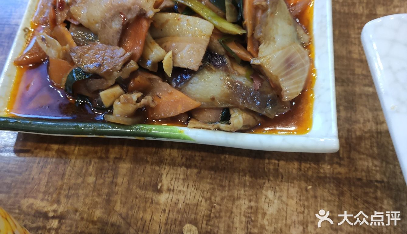 才发现开的新店就在沃尔玛超市入口旁边