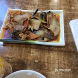 才发现开的新店就在沃尔玛超市入口旁边