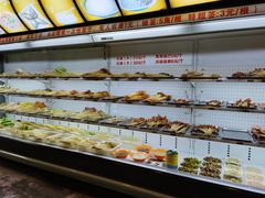 面包甜点陈列柜-馋虫重庆火锅(玉林南街店)
