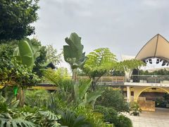 -茅草房·河畔园林火锅