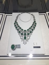 -北京七彩云南翡翠珠宝旗舰店(月坛店)