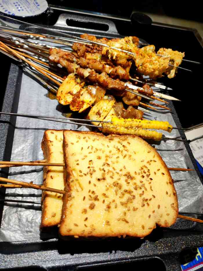 头牌·鹤岗小串(都尚店)-"鹤岗是一家东北烧烤店位置:在下沙高沙商.