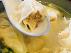 清汤抄手-春阳水饺(香槟广场店)