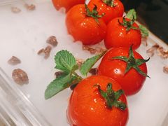 番茄脆菇沙拉-小大董·烤鸭(凤凰汇店)