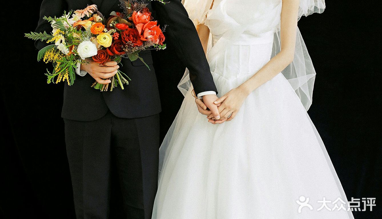 不要看别人拍酷的就要拍酷的,你长一张甜美的娃娃脸