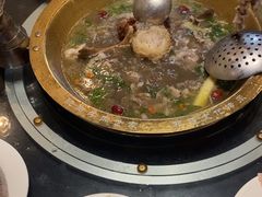 -周老三跷脚牛肉·全牛火锅(非遗传承店)