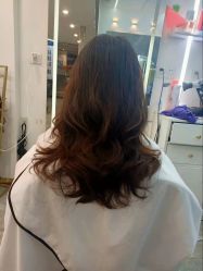 -水灵珑美容造型中心