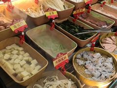 -四囍码头海鲜烧烤自助火锅(外滩南京东路悦荟广场店)