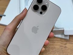 -Apple零售店(华贸购物中心店)