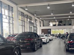 -上海星瀚奔驰4S店(红柳路店)