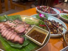 -老滇山寨•云南特色菜•地方菜•民族风情歌舞表演(金碧店)