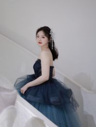 -艾米丽婚纱礼服