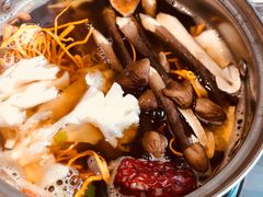 -何鲜菇火锅(大营盘店)