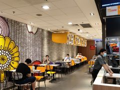用餐区-麦当劳(广州新港东路第二分店)