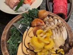 -三出山火锅(南京万象天地店)
