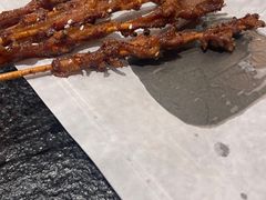 -何妹湿辣牛肉·粤式烧烤砂煲(桂雅路店)