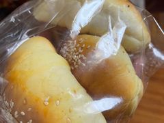 牛角面包-新月蛋糕西点专卖店(大麦街店)