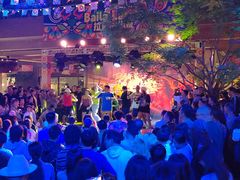 -瑞虹新天地月亮湾