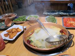 -洱火云南酸菜牛肉火锅(石景山当代商城店)