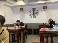 大堂-长人馄饨铺(解放街店)