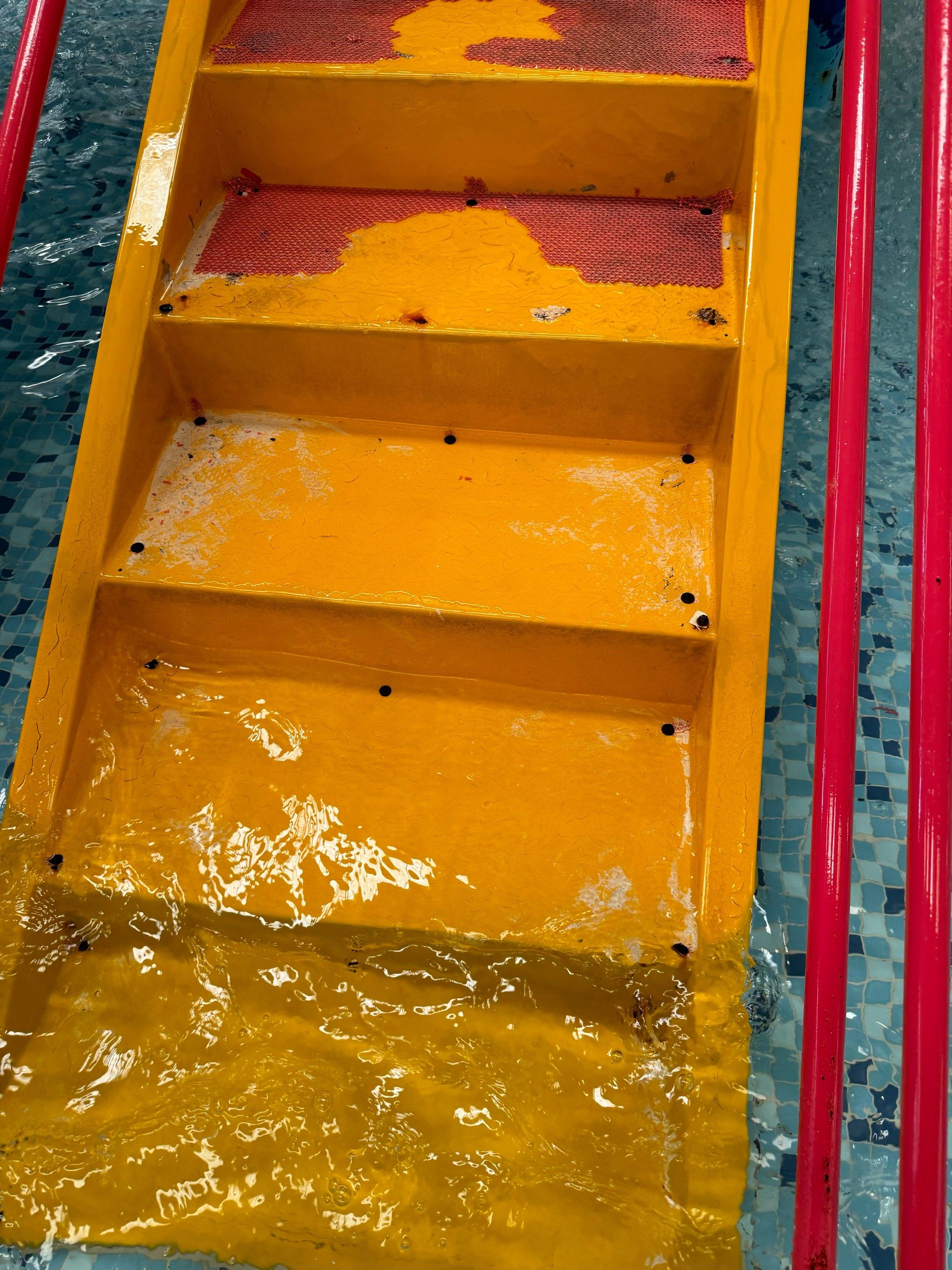 再也不会去了,天泉水都民富馆