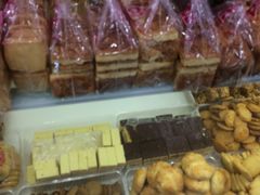 -红房子西点(汇联商厦天钥桥路店)