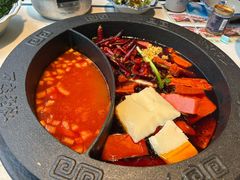 -爱你您·自家鱼塘·活水喷泉鱼火锅(八里店)
