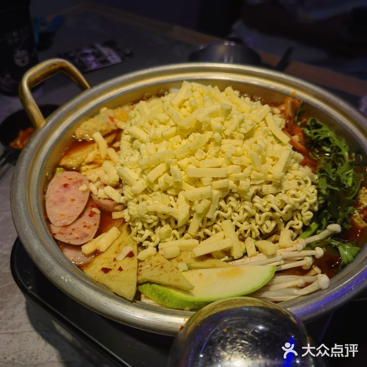 部队锅加炸鸡韩剧同款美食大满足