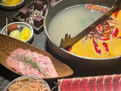 -三出山火锅(南京万象天地店)