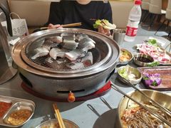 -围炉肉舍•炭烤活鳗•丹东海鲜烤肉(步行街店)