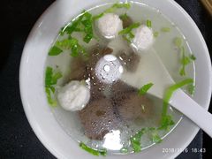 -松树干拌面店