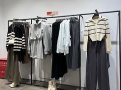 -URBAN REVIVO(上海中庚漫游城店)
