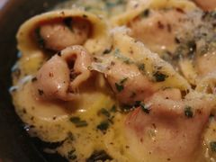甜菜头松子芝士饺子-La Strada(安福路店)