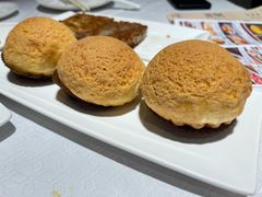 脆皮黑醋叉烧包-弘雅饭店