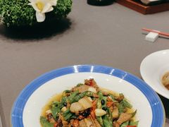 -香山湖家家宴(中山陵店)